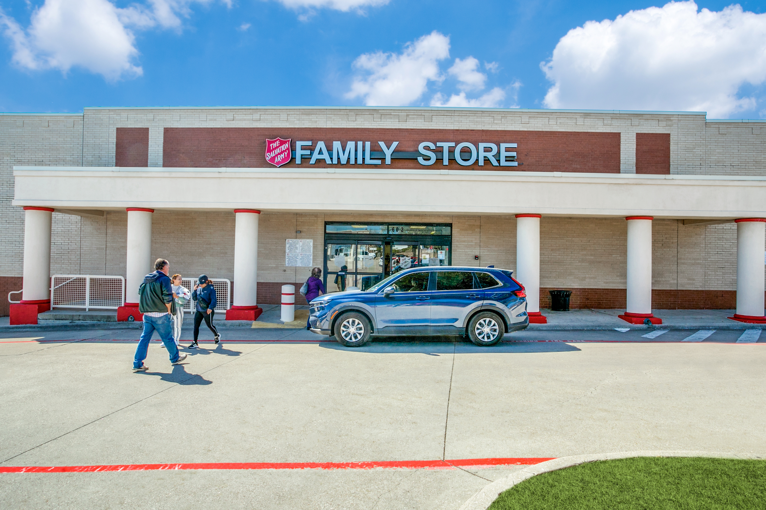 Front Entrance of The Salvation Army Family Store