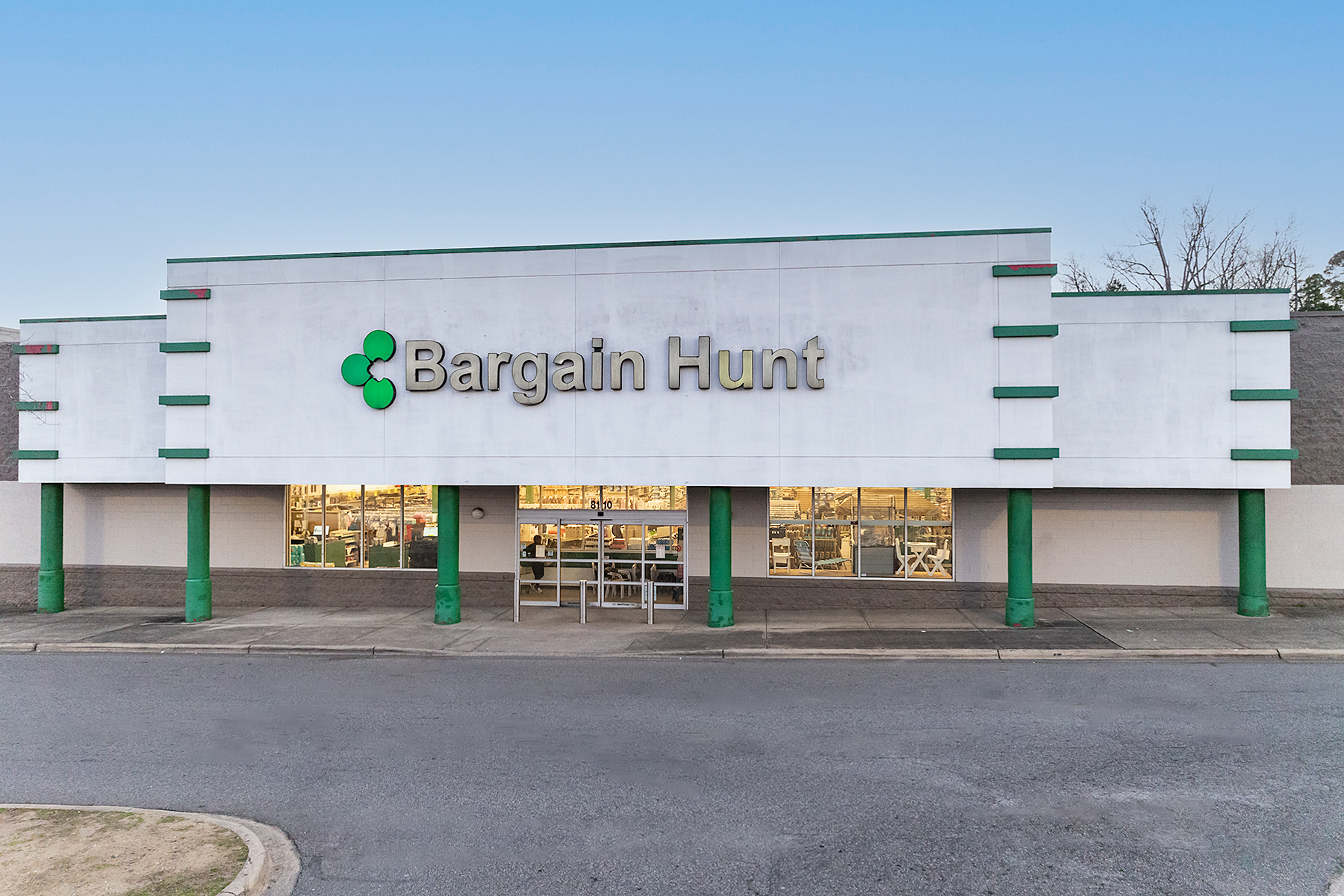 Front Entrance of Bargain Hunt