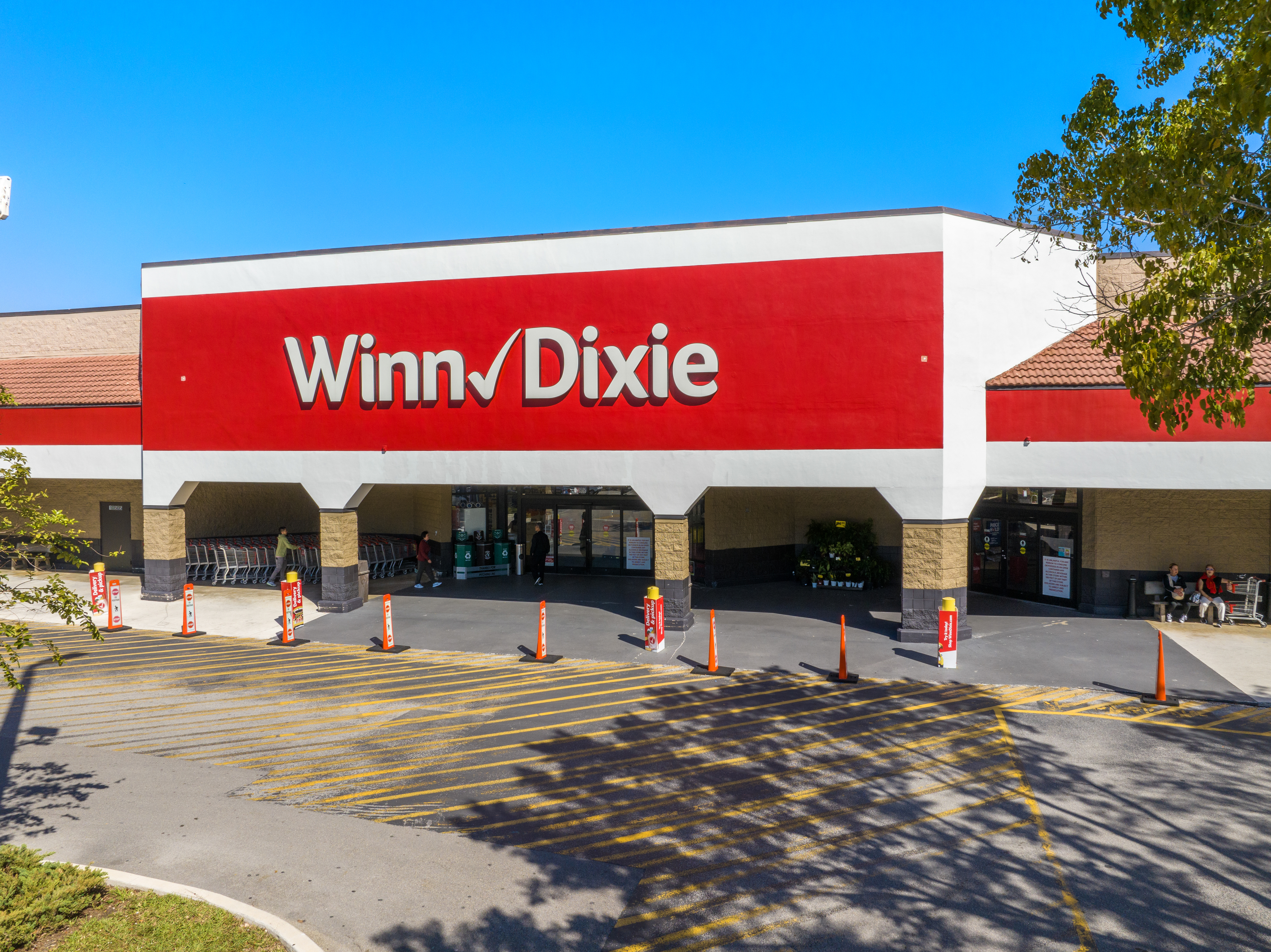 Close Up Front Entrance View of Winn-Dixie